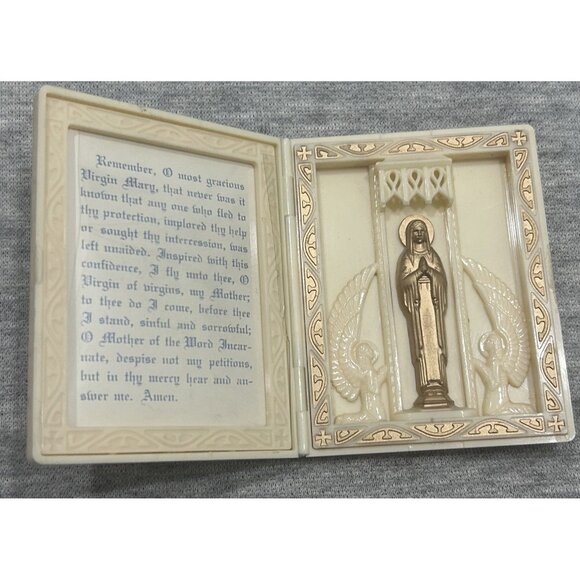 Vintage Jesus Virgin Mary with Prayer in Box Rosary Holder - Picture 1 of 6